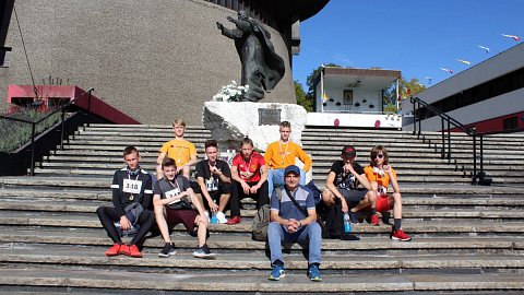 drużyna z opiekunem