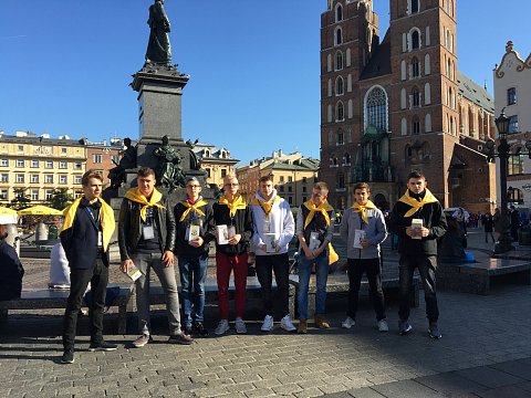 wolontariusze na krakowskim Rynku