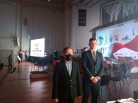 uczestnik konkursu z opiekunem